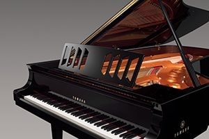 7. Per la prima volta un pianoforte da concerto Yamaha sarà dotato di un leggio traforato