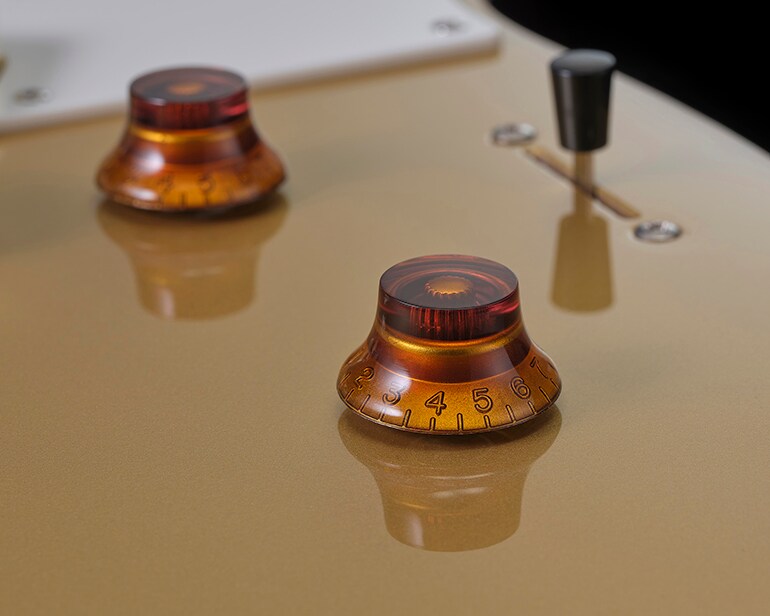 Primo piano di Master Volume, Master Tone e selettore a leva a 3 posizioni