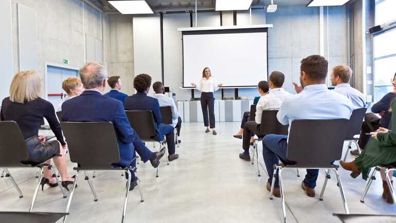Foto che mostra una sala presentazioni