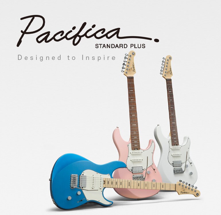 Tre modelli Yamaha Pacifica Standard Plus 12 su sfondo bianco