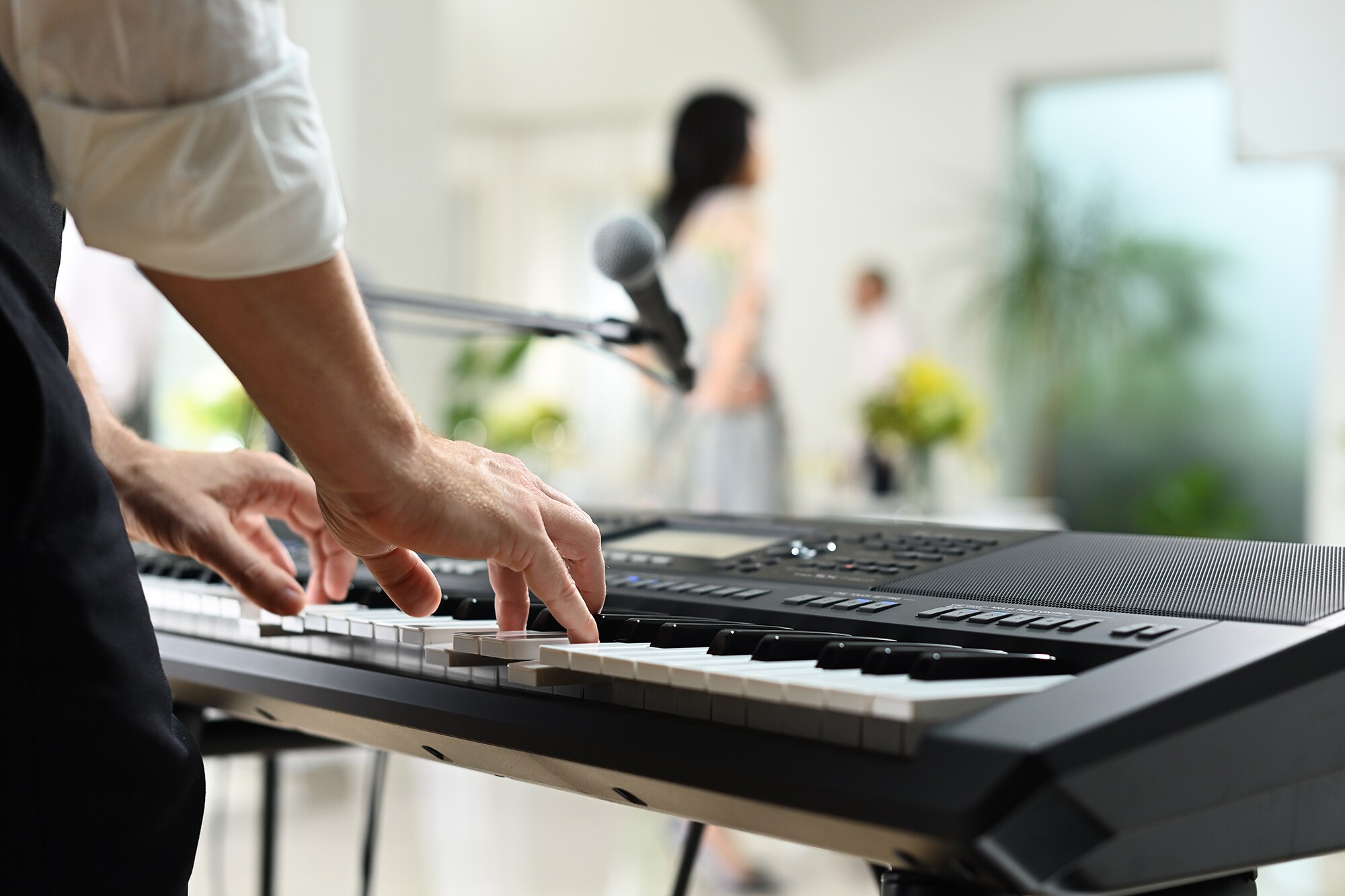 Yamaha Workstation Arranger PSR-SX720+ suonata in un locale per feste