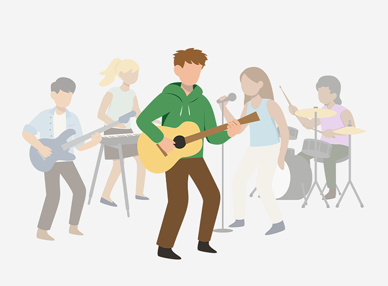 Un uomo si diverte usando l'app di esercitazione musicale Extrack per suonare con altri strumenti