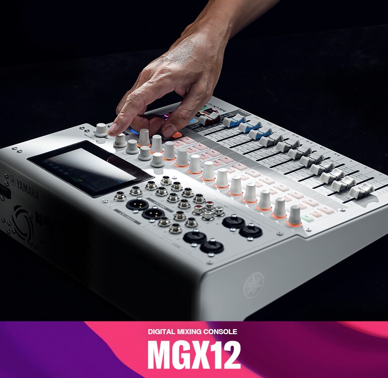 Console di mixaggio digitale a 18 canali Yamaha MGX12
